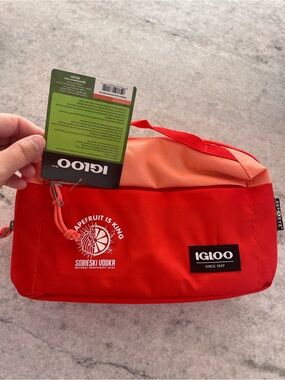NWT Igloo Fundamentals Hip Pack Cooler